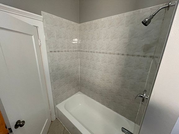 5th image of 1362 E 27th St #1364