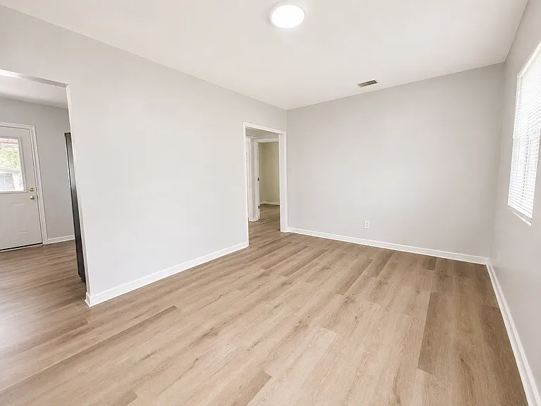 3328 Commonwealth Ave — Photo 15
