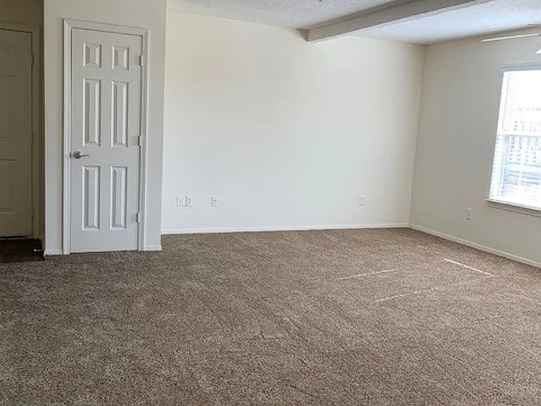 Hamilton at Turman Farms Apartments — Photo 7
