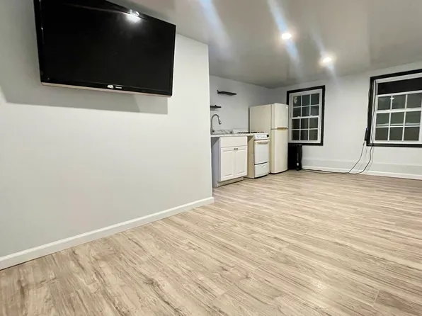 (undisclosed Address), Hollis, NY 11423