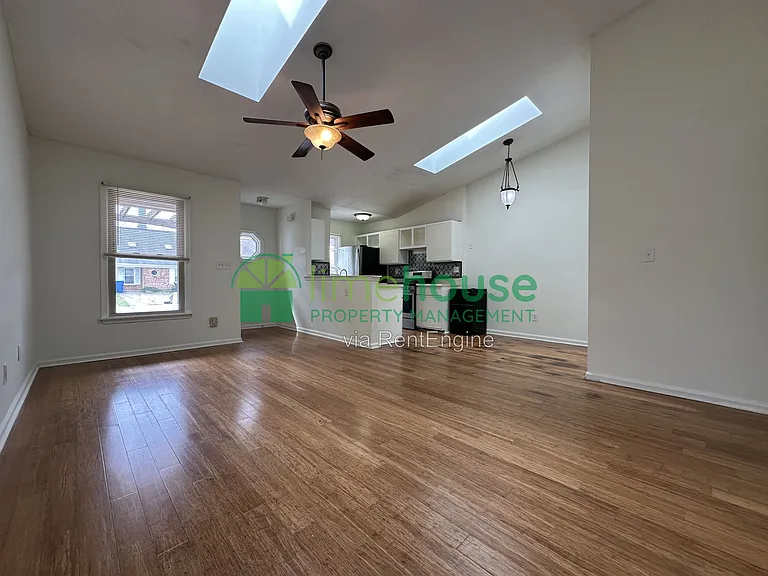 1316 Wellfleet Ct — Photo 2