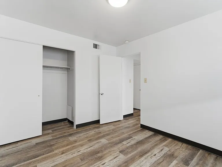 171 E 4500 S — Photo 16