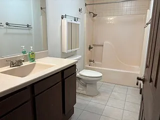 3420 W Richwoods Blvd — Photo 7