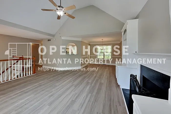 4 bed, 3.0 bath, 2202 sqft, $2,400 — Photo 3