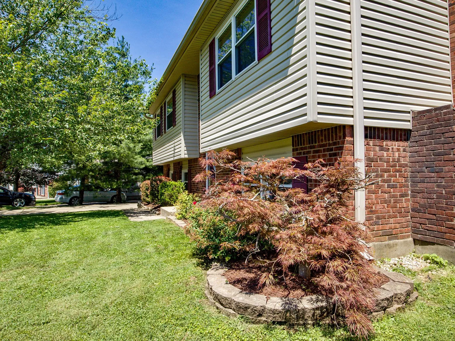 3 bed, 1988 sqft, $1,750 — Photo 1