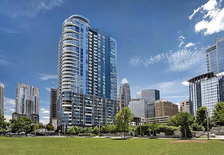 Ascent Uptown — Photo 18
