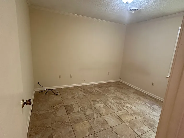 318 Christman Dr — Photo 10