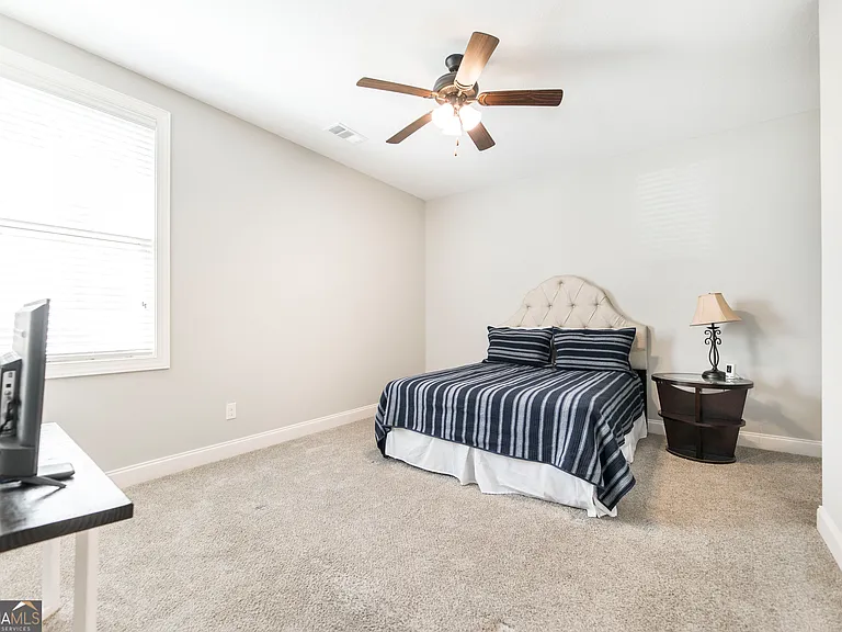 102 Copper John Ct — Photo 32