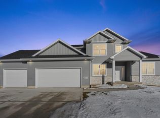 5429 Fernwood Dr, Cedar Falls, IA 50613