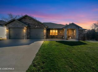 1322 Summerfield Dr, Jefferson City, MO 65109