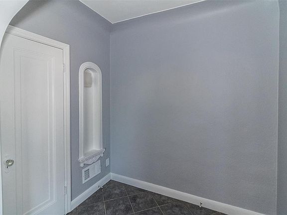 3rd image of 6054 Carlsbad Ave