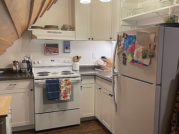 5th image of 507 W Alder St