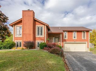 28 Long Park Dr, Rochester, NY 14612