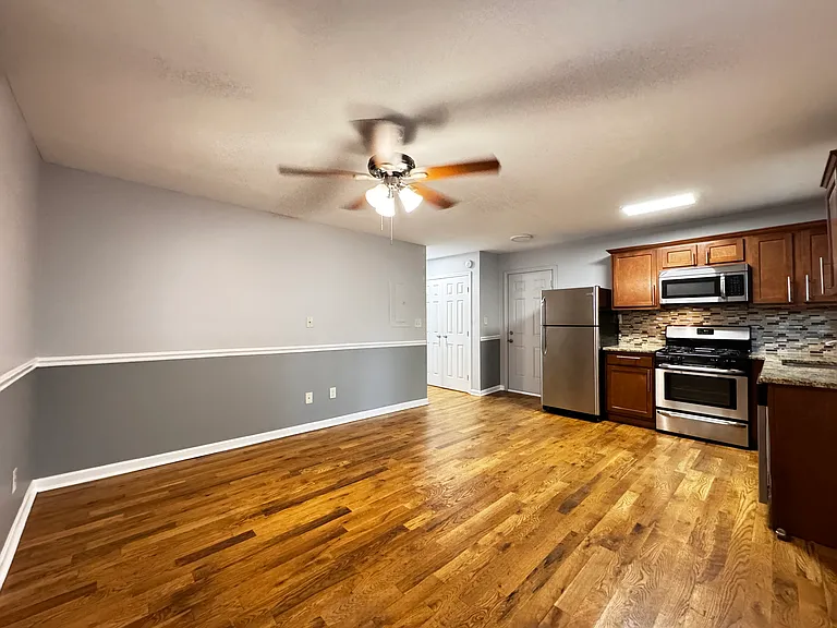 177 12th St NE #A6 — Photo 18