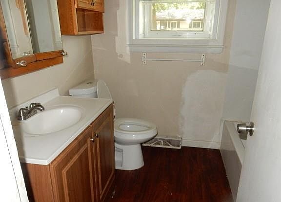 5th image of 1930 Gardenia Dr