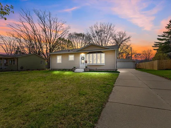 745 9th AVENUE, Grafton, WI 53024