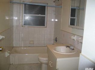 12046 Nashville Blvd FL 2, Saint Albans, NY 11412