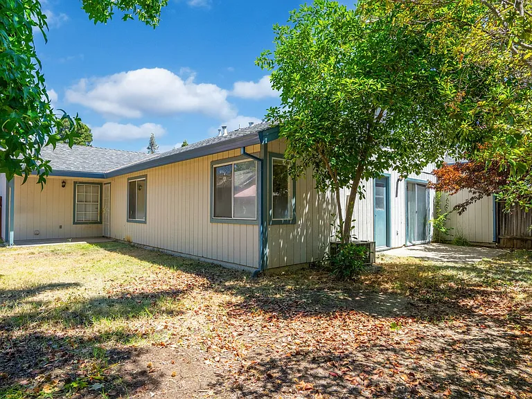 5710 Fox Creek Dr — Photo 17
