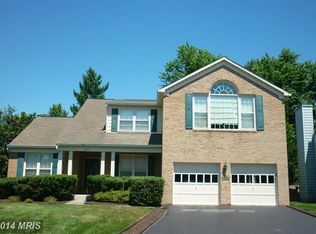 6010 Woodlake Ln, Alexandria, VA 22315