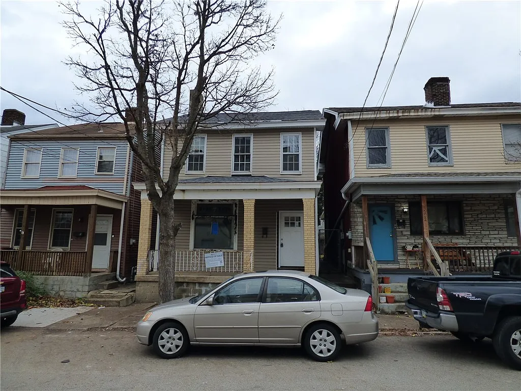 211 Amherst St photo 1