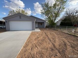 3182 E McVicar Ave, Kingman, AZ 86409