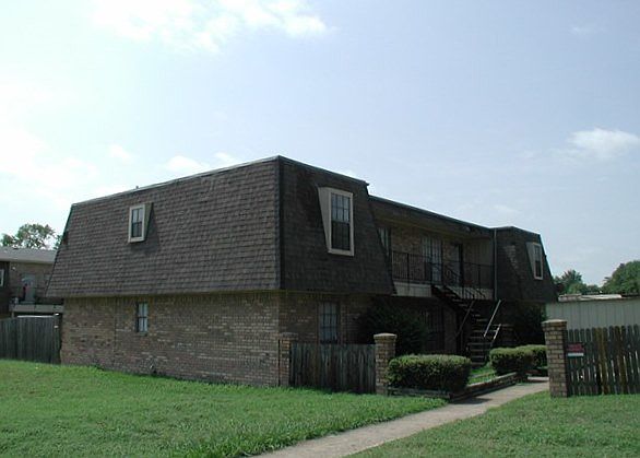1st image of 9513 Westpark Dr