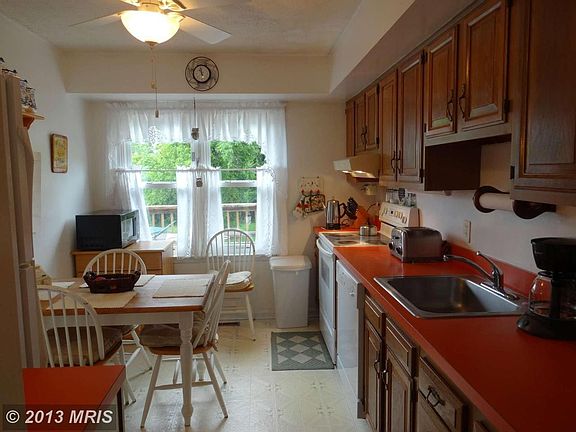 2nd image of 1007 Kensington Way