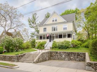 28 Richardson Rd, Melrose, MA 02176