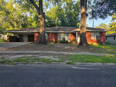 713 10th St NW, Springhill, LA, 71075