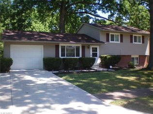 4916 Oakview Dr, Vermilion, OH 44089