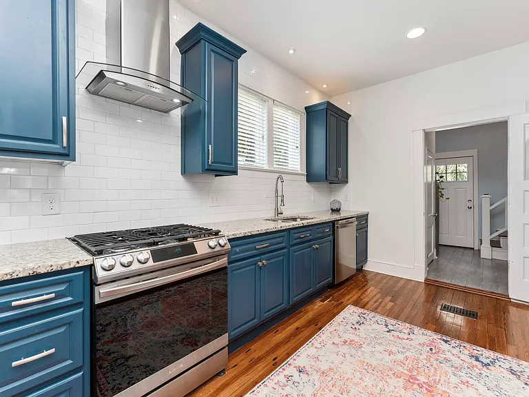 2647 Forbes St — Photo 18