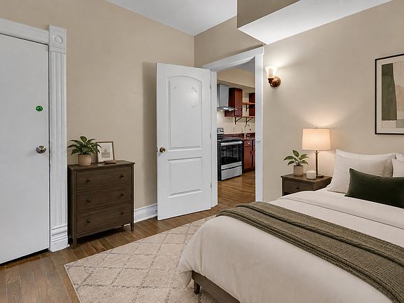 5th image of 2123 Wesley Ave #1