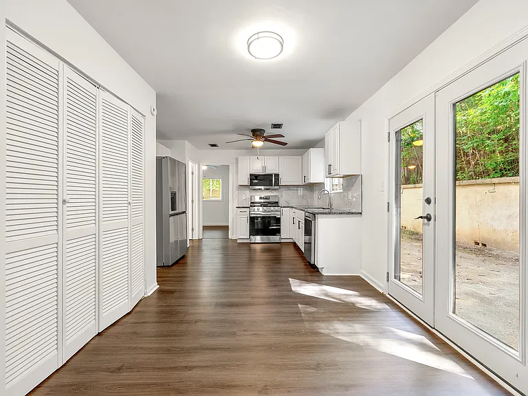 534 Woodcrest Manor Dr — Photo 5
