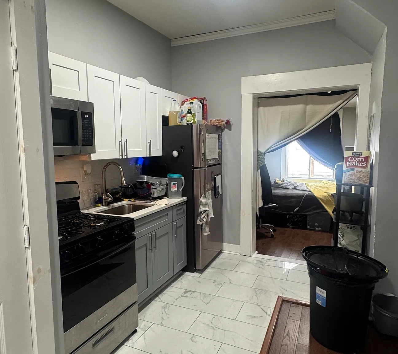 3 bed, 1.0 bath, 1000 sqft, $2,000 — Photo 2