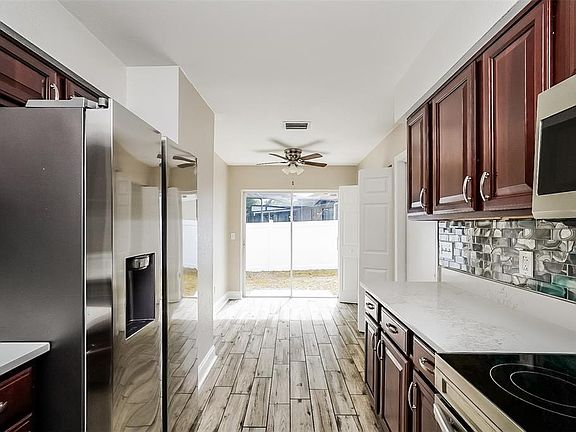 5th image of 1019 Ridgefield Dr