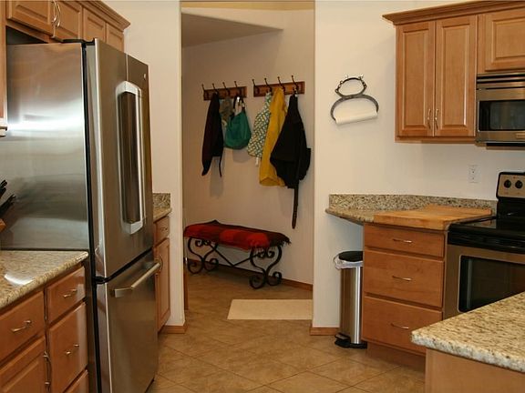 4th image of 9351 Castlewood Dr SE
