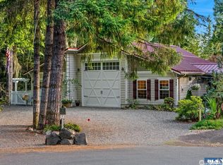 760 N Dow Creek Dr, Hoodsport, WA