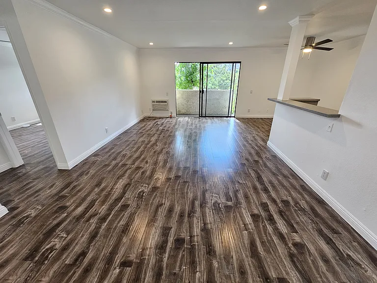 7523 Hollywood Blvd — Photo 22