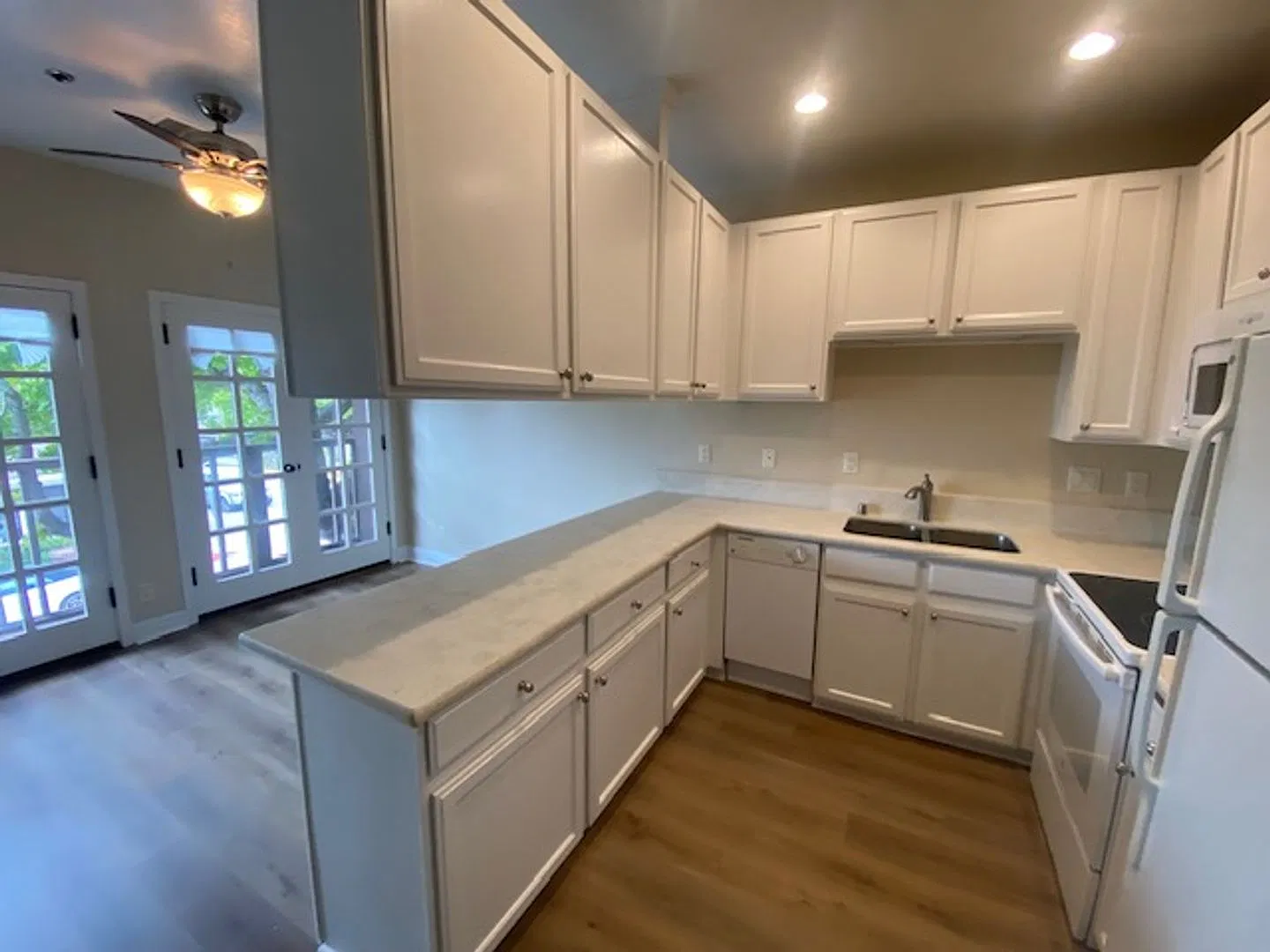 Goold North Apts — Photo 4