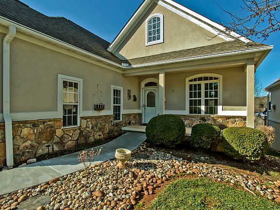3rd image of 370 Morning Dove Dr