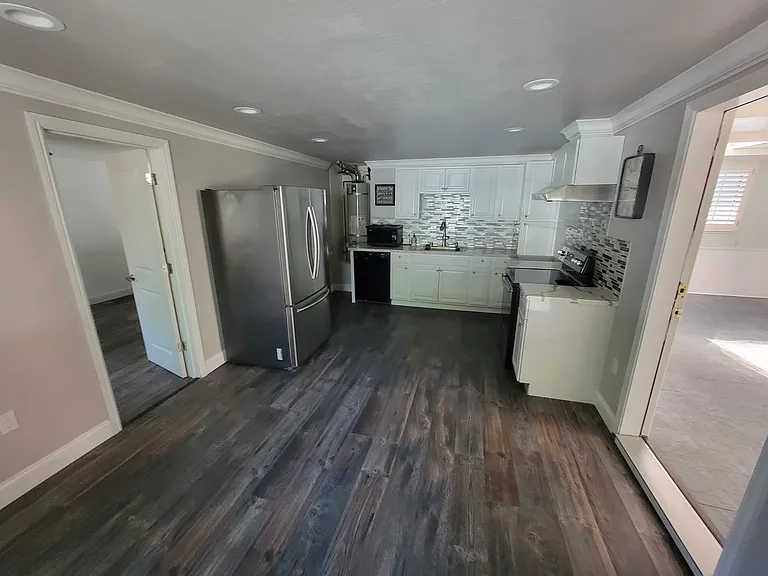 4364 Edwards Ln — Photo 5