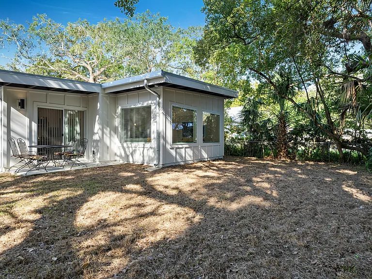 39 Florida Ave — Photo 21