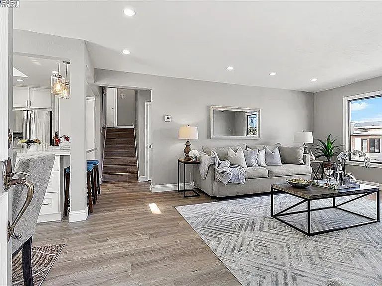 1st image of 118 Dunman Way