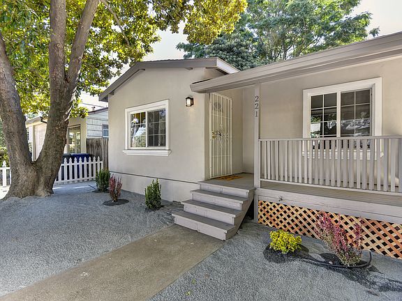 5th image of 221 26th St