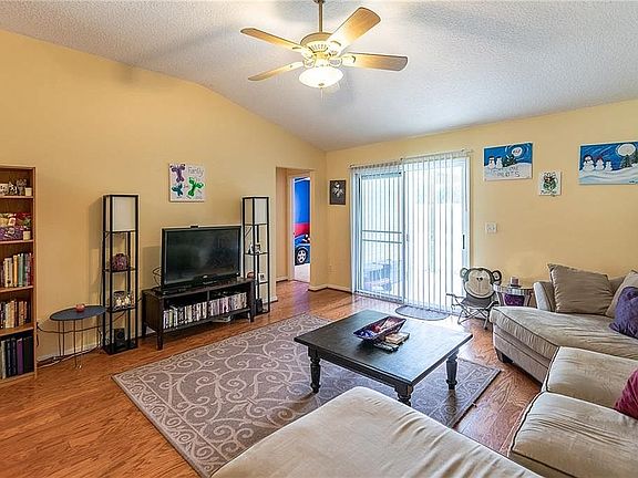 3rd image of 95107 Twin Oaks Ln