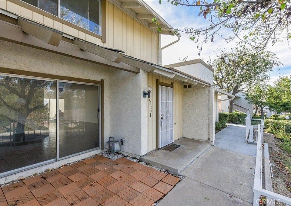 1st image of 2057 Dacian St