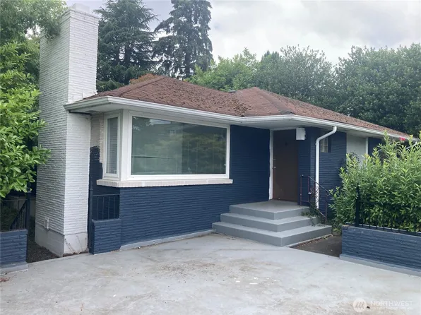 6925 52nd Ave S, Seattle, WA 98118