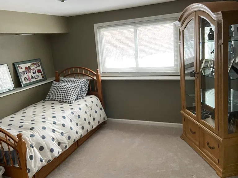 1073 W Elm St — Photo 12