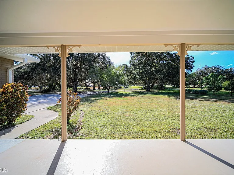 1250 Riverbend Dr — Photo 4