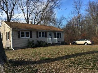 37 Graybar Rd, Warwick, RI 02888